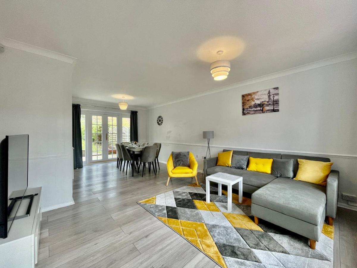 Stylish 3 Bed Chigwell Home With Free Parking Eksteriør billede
