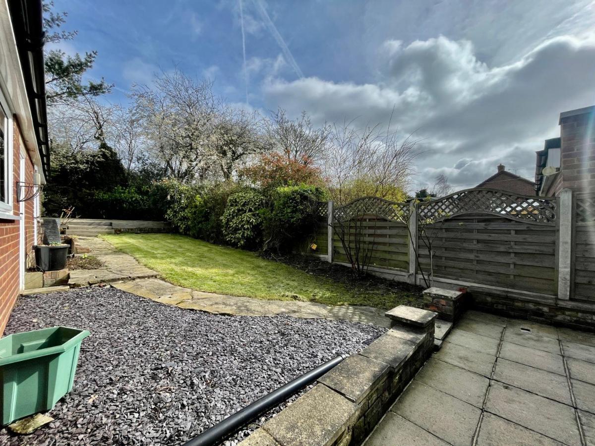 Stylish 3 Bed Chigwell Home With Free Parking Eksteriør billede